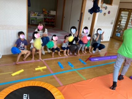 雨の日は室内で活動です。①